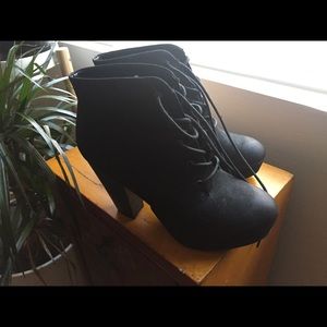 Mossimo size 9 Booties, brand new, never used